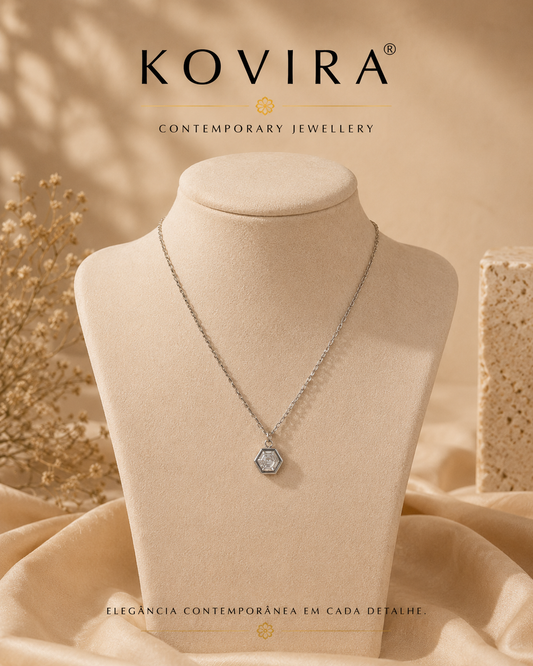 Colar Delicate Hexágono com Zircónia