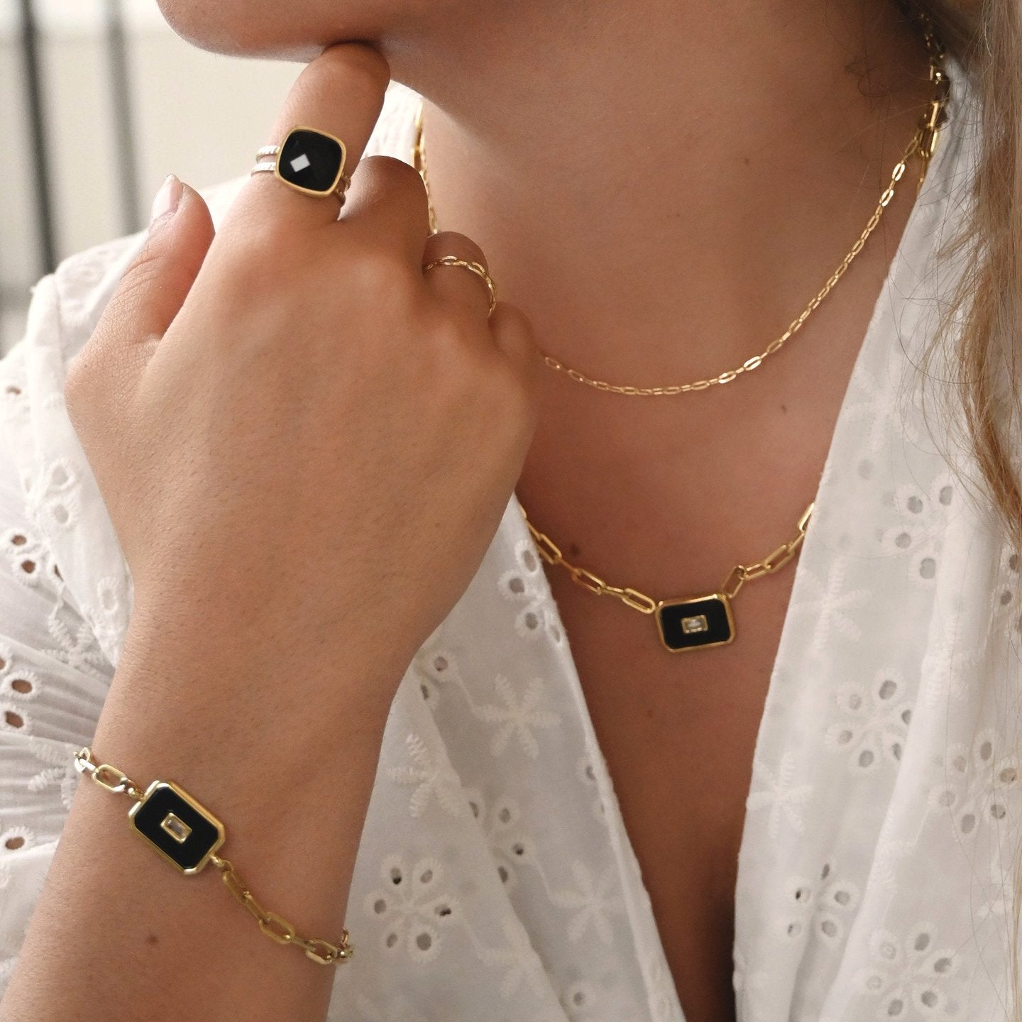 Pulseira em Aço com Pedra Retangular